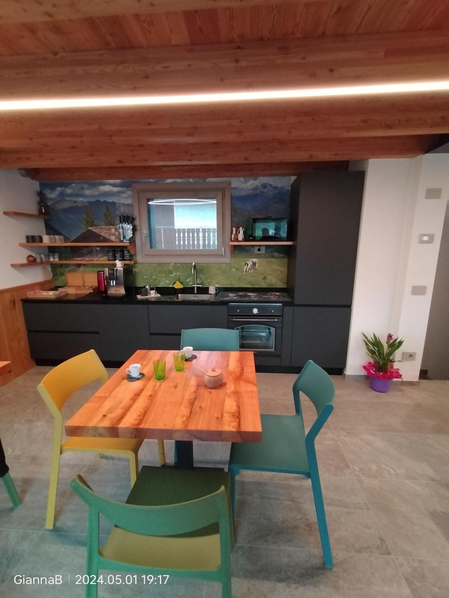 Beb Aria Di Montagna Bed & Breakfast Forcola ภายนอก รูปภาพ